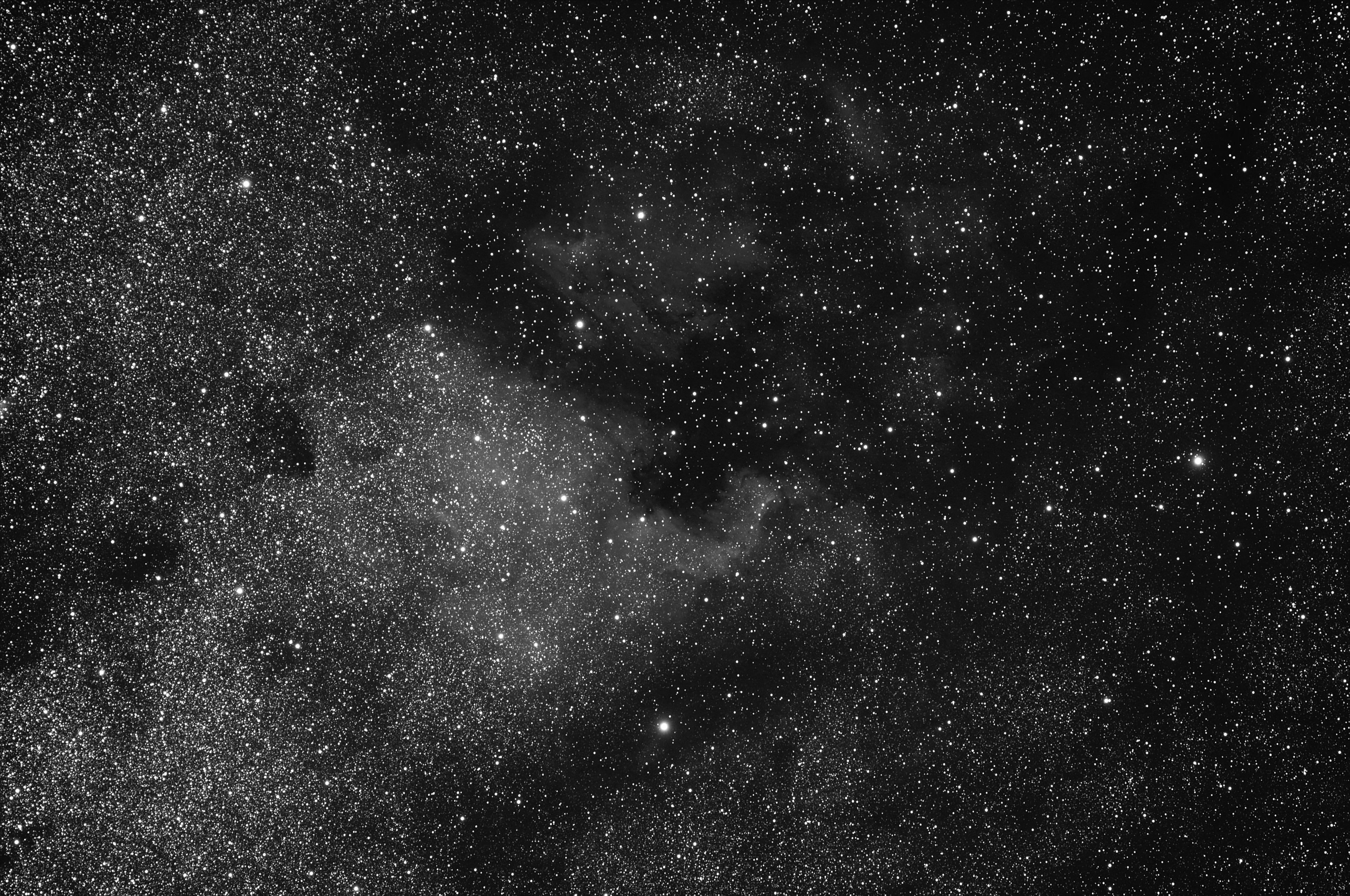 NGC 7000 et IC 5070 prise à Gigors le 28.05.2022.Canon 1000D défiltré 90 poses de 180sec iso 800 suivi ZWO objectif Askar FME 180