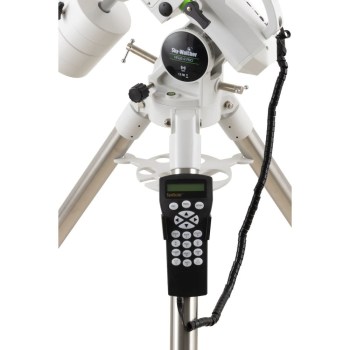 Monture HEQ5-R Pro avec sa raquette SynScan - Sky-Watcher