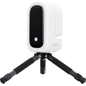 Télescope intelligent Seestar S50 Pro ZWO sur son trépied, vue de trois quarts